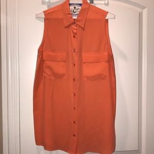 Equipment sleeveless button down blouse